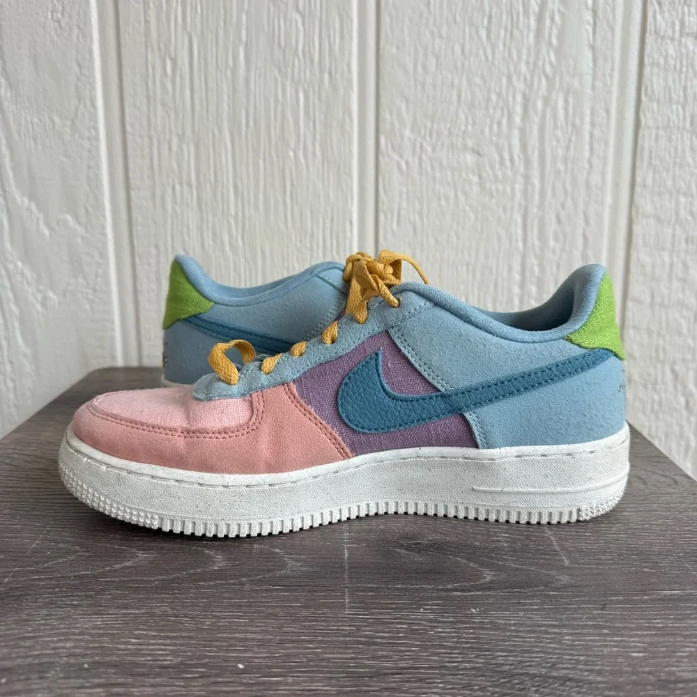 Nike Air Force 07 LV8 Sun Club Sneakers